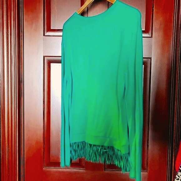 Lilly Pulitzer Kelly Green Sweater, fringed hem Striking color, M - Picture 5 of 11